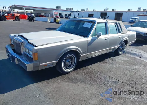 1989 Lincoln Town Car Cartier from USA, damaged, VIN 1LNBM83F2KY816123